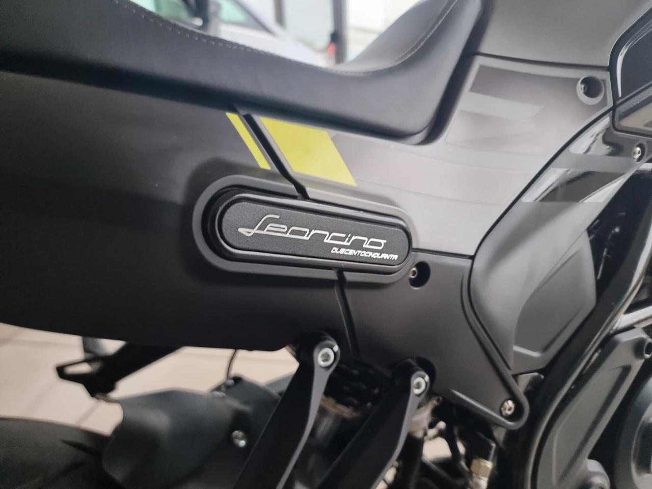 Benelli Leoncino 250 km 3300