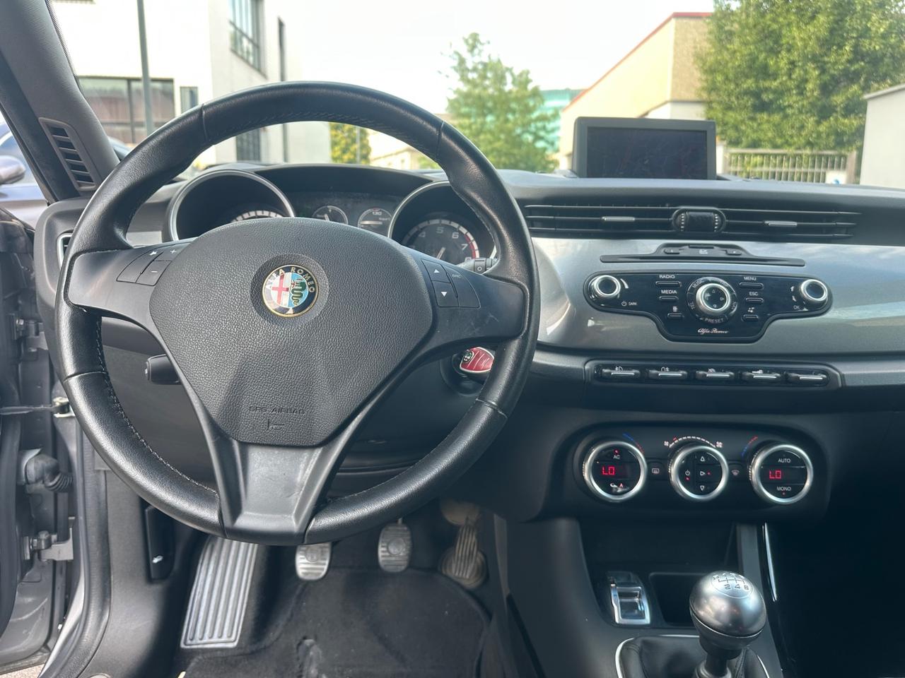 Alfa Romeo Giulietta 1.4 Turbo 120 CV - ok neopatentati