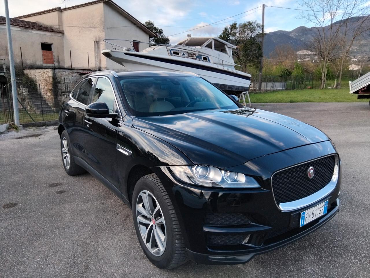 Jaguar F-Pace 2.0 D 180 CV Portfolio