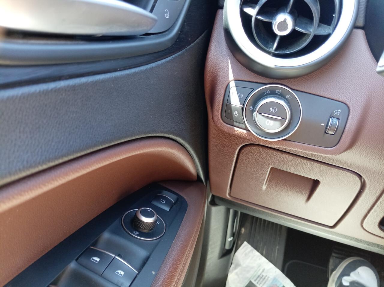 Alfa Romeo Stelvio 2.2JTDM 210 CV AT8 Q4 Executive FULL PELLE NAVI XENON