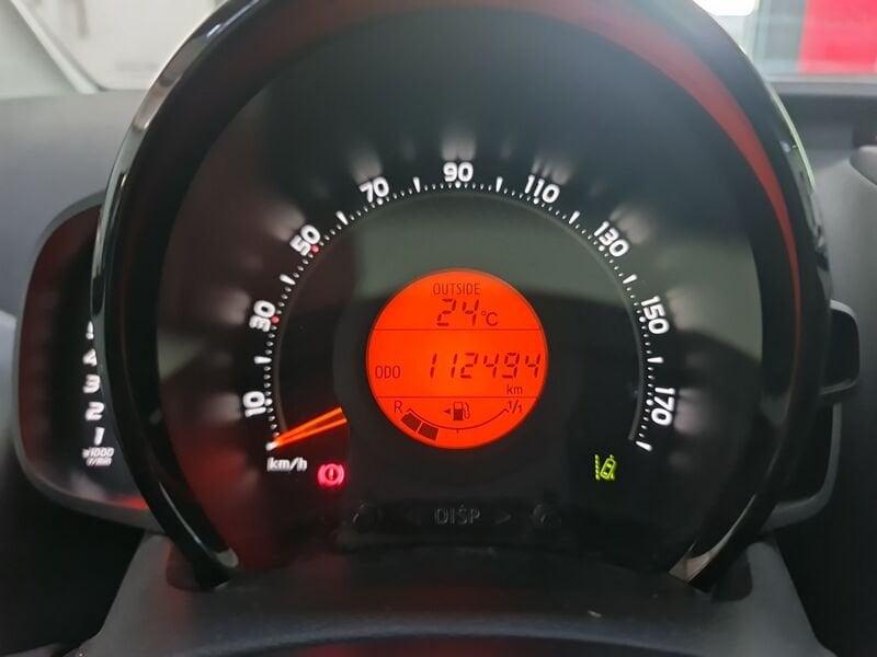 Toyota Aygo Connect 1.0 VVT-i 72 CV 5 porte x-play