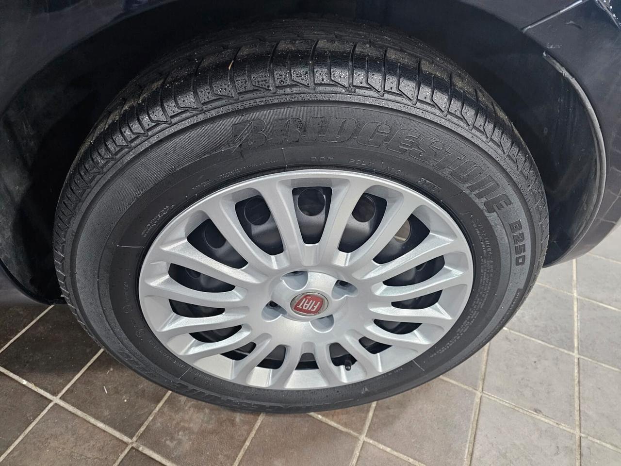 NUOVA FIAT PUNTO STREET LOUNGE 1.2 BENZ 70CV 5 PORTE