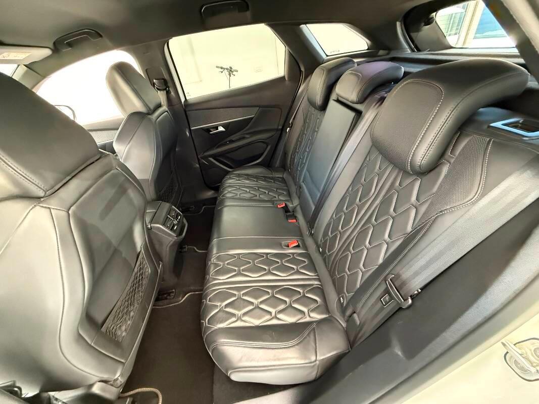 Peugeot 3008 PEUGEOT 3008 1.5 bluehdi GT Line s&s 130cv eat8