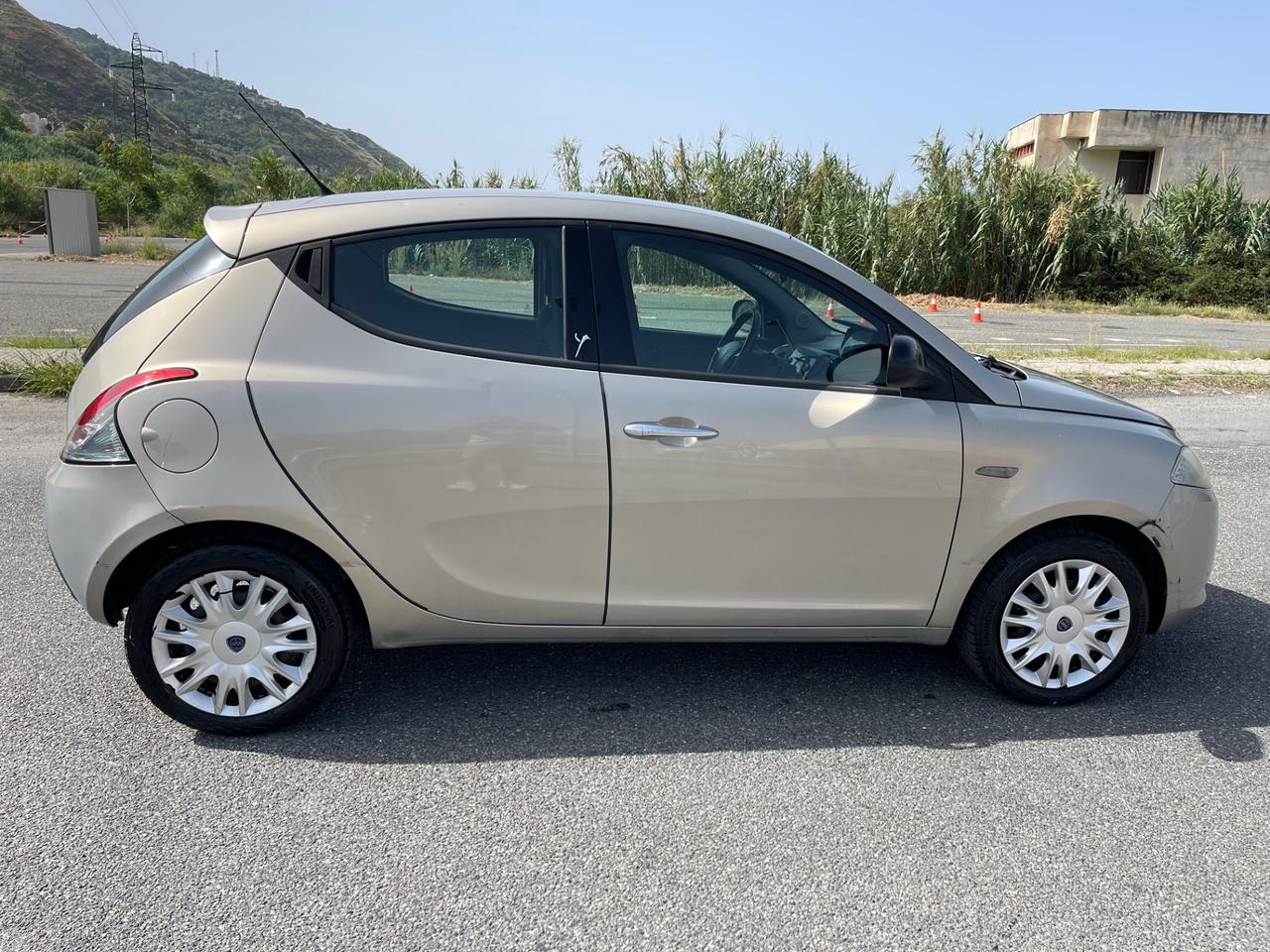 Lancia Ypsilon 1.3 MJT 16V 95 CV 5 porte