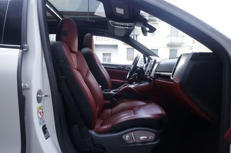 Porsche Cayenne 3.0 Diesel 262 CV Platinum Edition Tetto Unicoproprietario