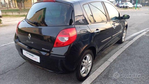 RENAULT Clio 1.2 16V 5 porte Le Iene