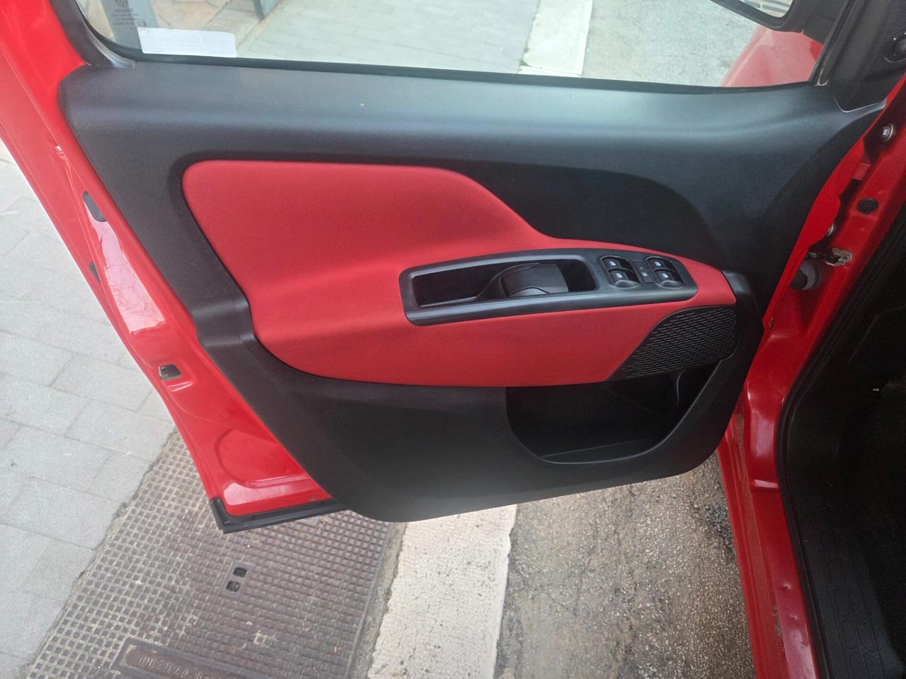 FIAT DOBLO' ANNO 2016 1.6 MJET 7 POSTI KM CERTIFICATI