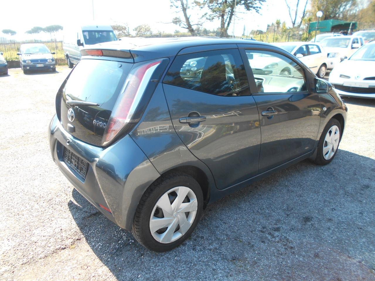 Toyota Aygo 1.0 12V VVT-i 5 porte Lounge Connect