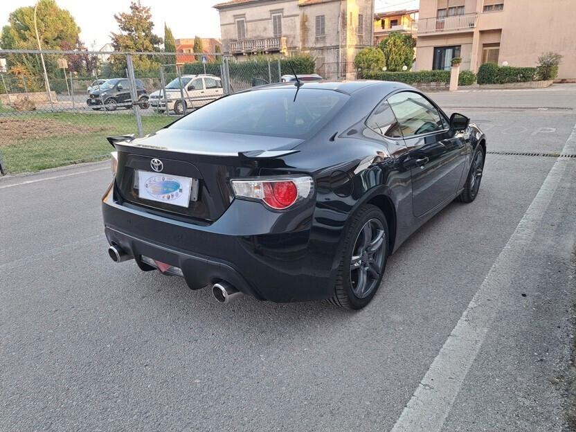 Toyota GT86 2.0 AT - 2013