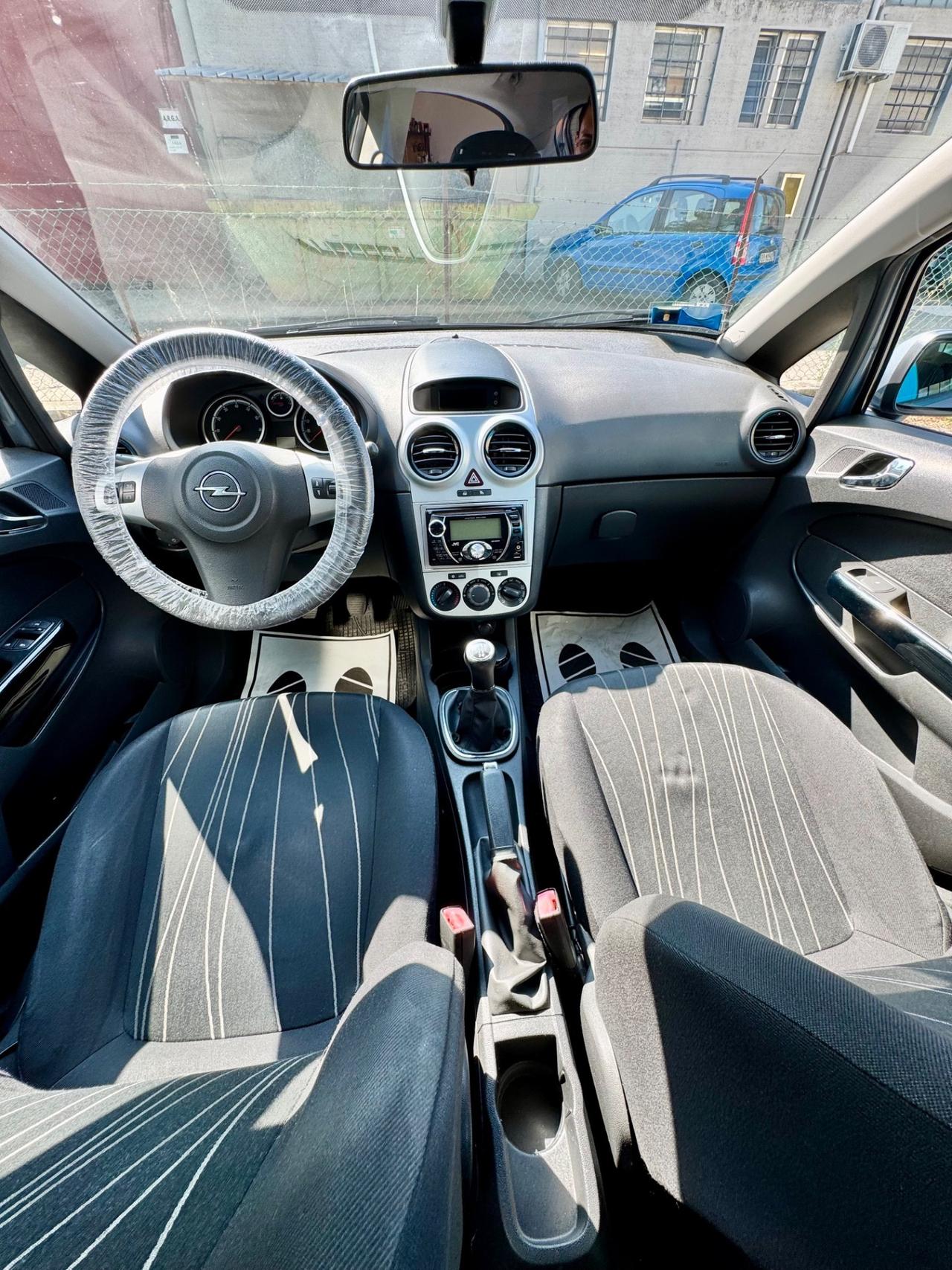 Opel Corsa 1.2 5 porte Easytronic Cosmo