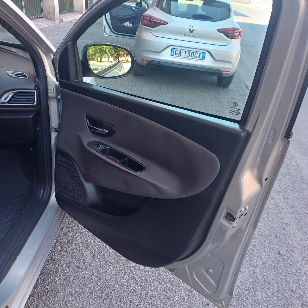 Lancia Ypsilon 1.3 MJT 16V 95 CV 5 porte S&S Platinum