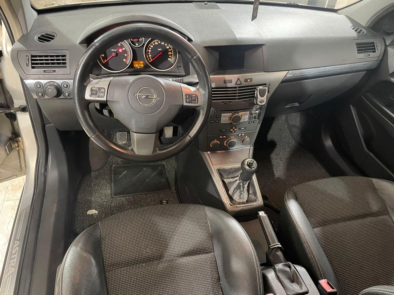 Opel Astra 1.4 16V Twinport 5 porte Enjoy