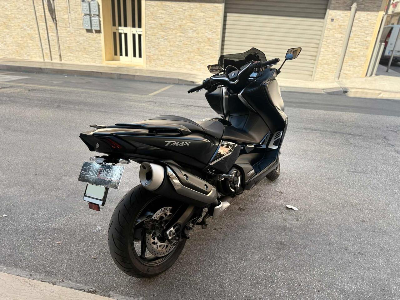 Yamaha TMAX SX