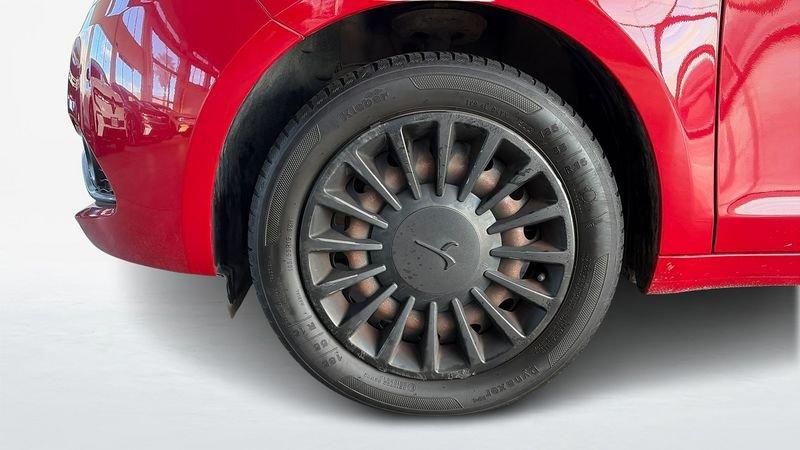 Lancia Ypsilon 1.0 firefly hybrid Gold s&s 70cv 5 Porte 1.0 FireFly Hybrid 70cv Gold S&S