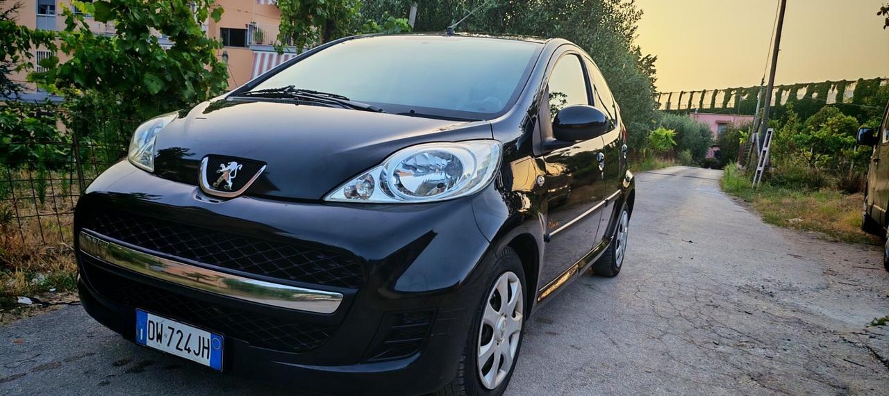 Peugeot 107 RESTYLING Nera 1.0 benzina
