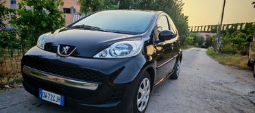Peugeot 107 RESTYLING Nera 1.0 benzina