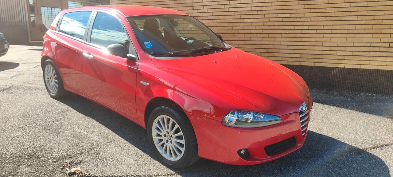 Alfa Romeo 147 1.9 JTD M-JET 16V 3 porte Dist.