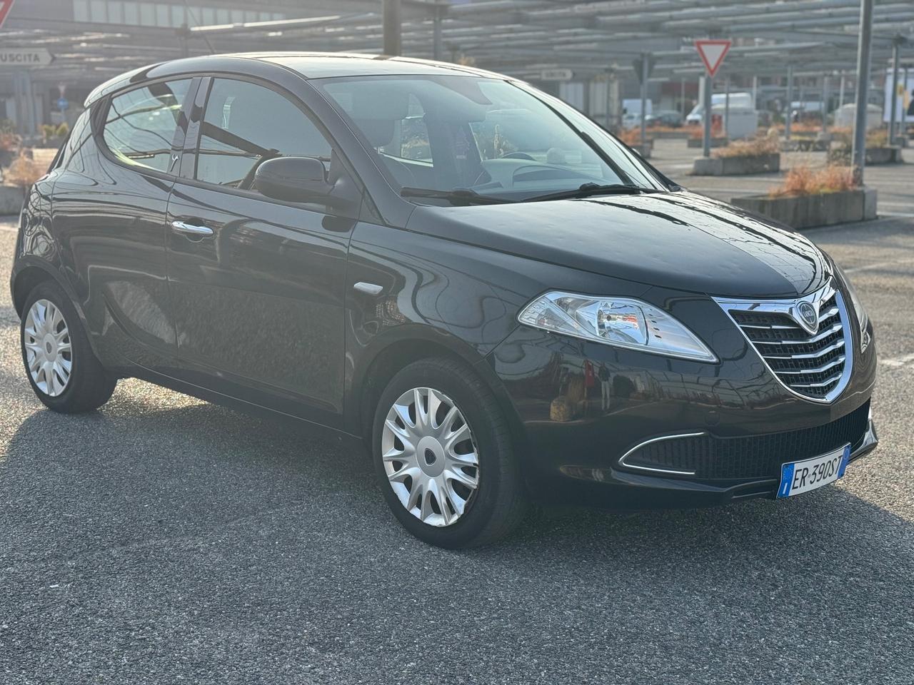 Lancia Ypsilon 1.2 69 CV 5 porte S&S Platinum