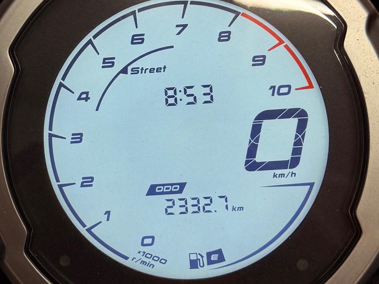 MERAVIGLIOSA CF-MOTO CON SOLI 2332 KM UNICO PROPRIETARIO