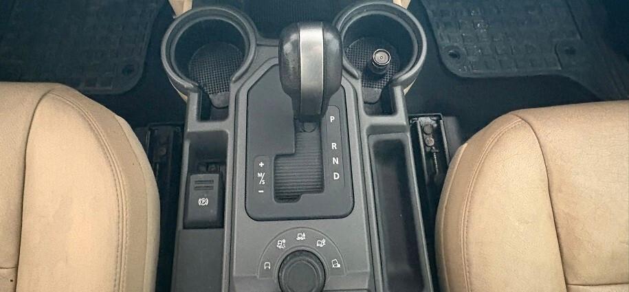 LAND ROVER DISCOVERY 3 POSTI 7 Con 4X4 RUOTE MOTRICI CAMBIO AUT. DIESEL 2700 CV 190 Km 155.328 Certificati