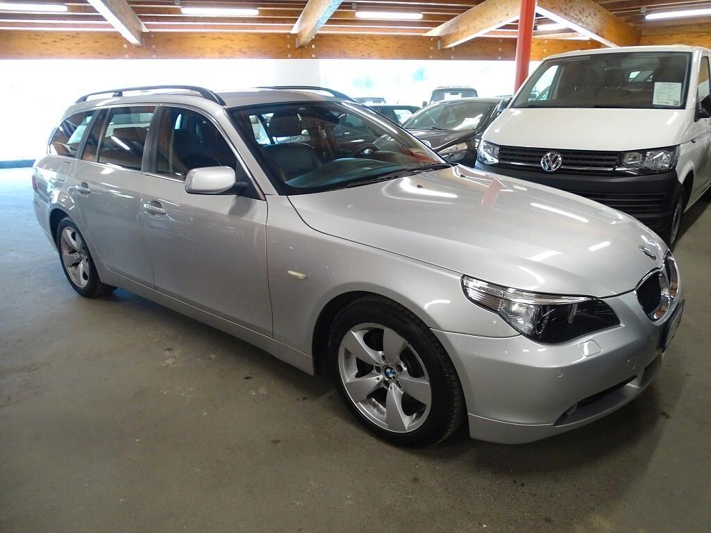 BMW 530d Touring Eletta 218 CV