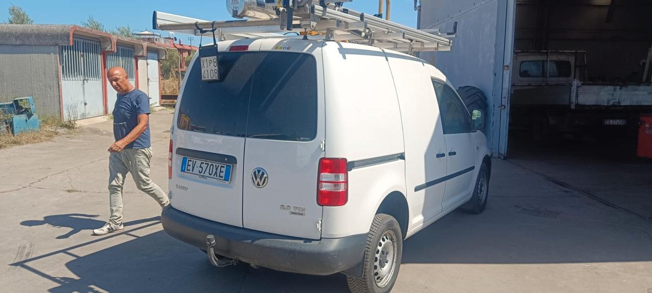 Volkswagen Caddy 4x4 allestito