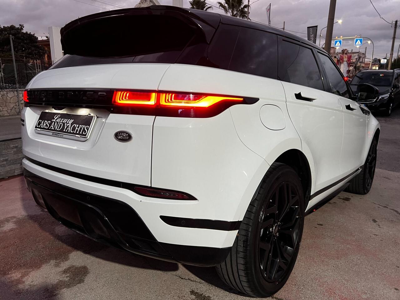 Land Rover Range Evoque 2.0D 150-R-Dynamic-2019-FULL