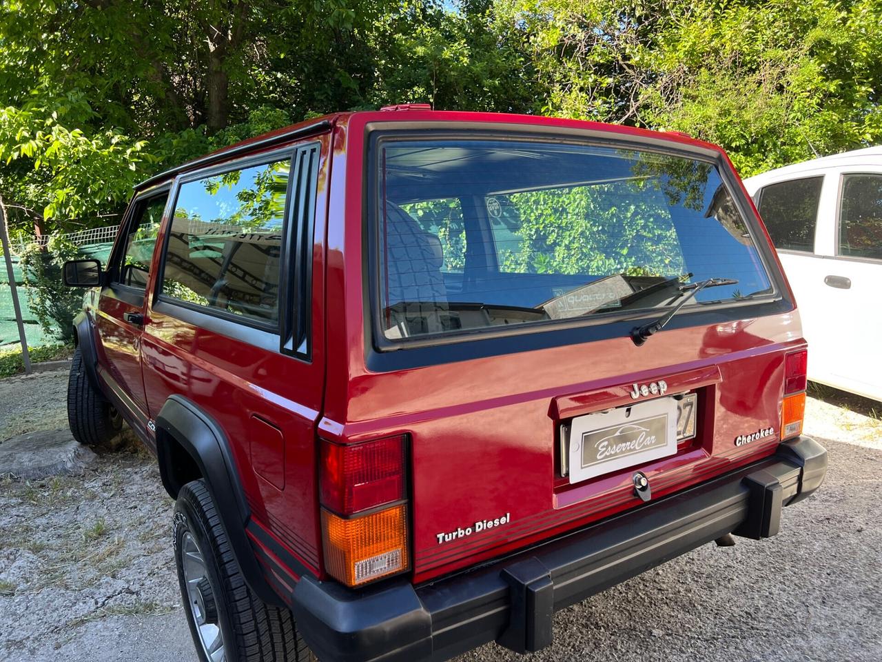 Jeep Cherokee 2.1 turbodiesel 3 porte posti2