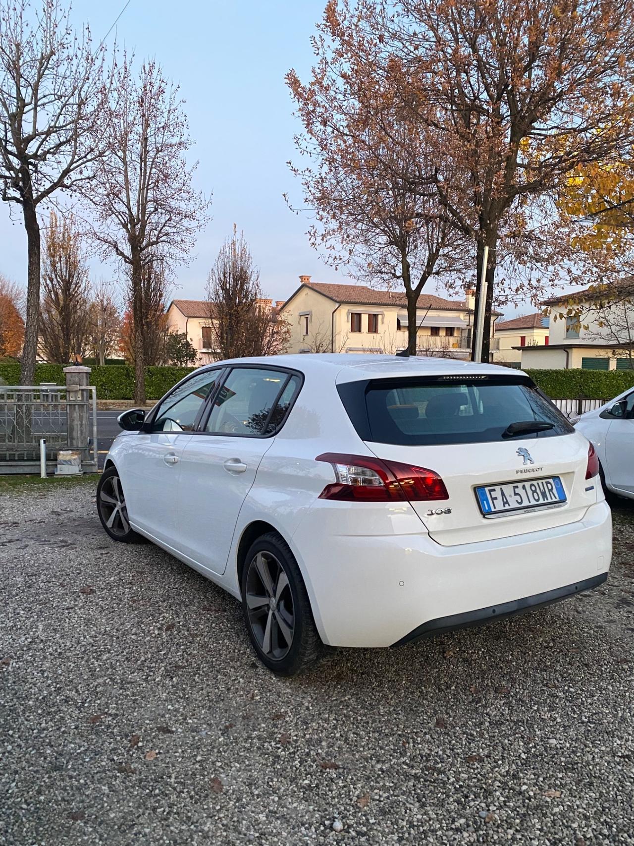 Peugeot 308 BlueHDi 100 S&S Active