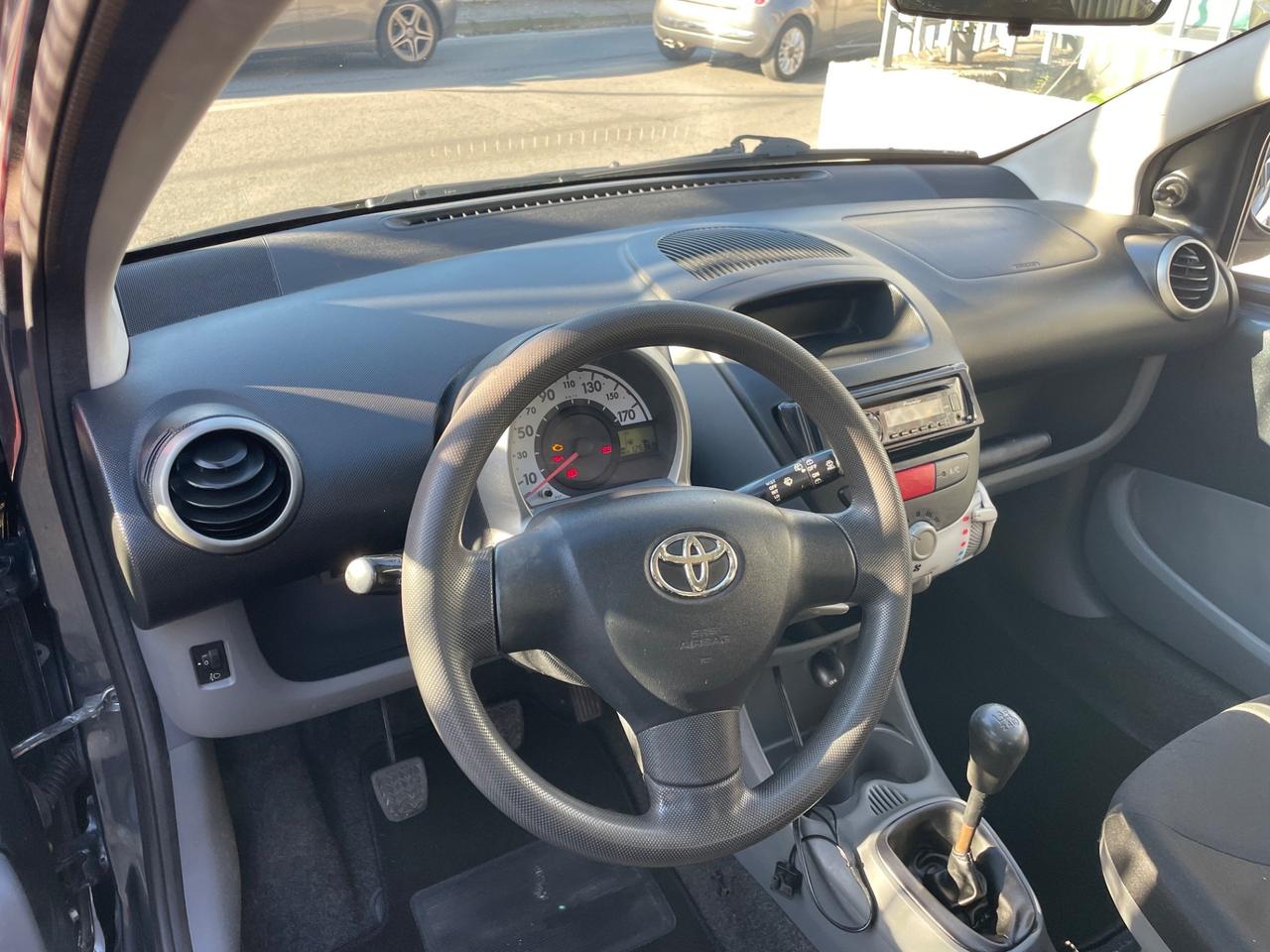 Toyota Aygo 1.0 12V VVT-i 5 porte Sol