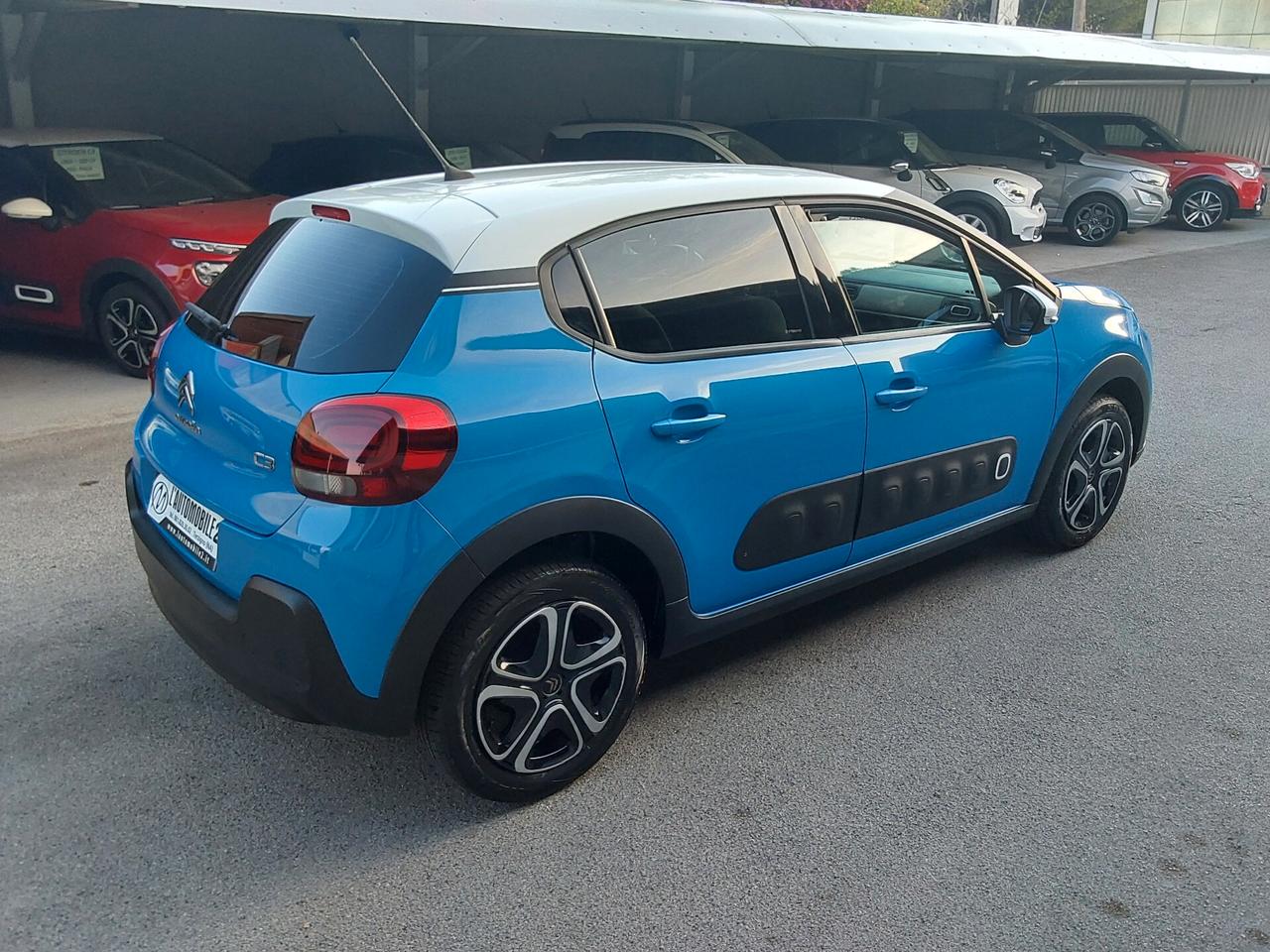 Citroen C3 1.2 PureTech 82 Cv Shine (Bicolore Metallizzato).