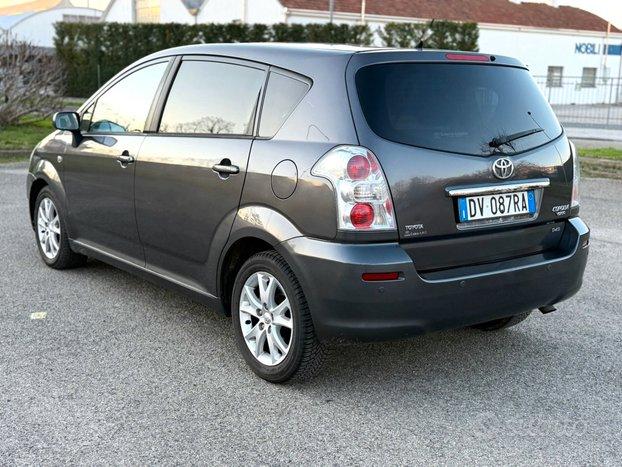 Toyota Corolla Verso 2.2 16V D-4D 7 POSTI