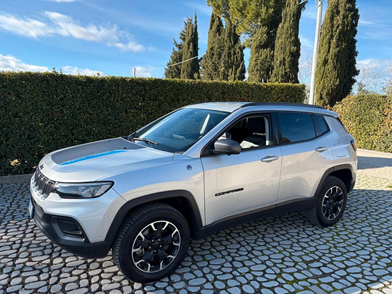 J Compass 1.3Hyb 4xe L Lock Trailh. 240 P-In 2021