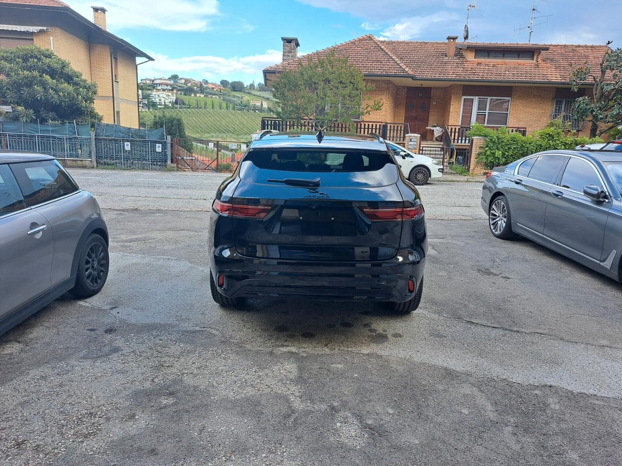 Jaguar F-Pace 2.0 D 204 CV AWD aut. R-Dynamic Black