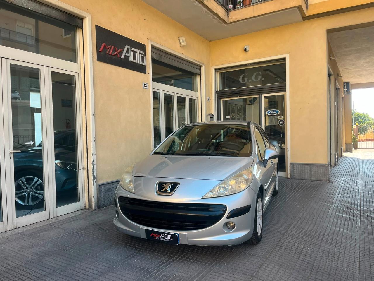 Peugeot 207 1.4 HDi 70CV 5p. ONE Line