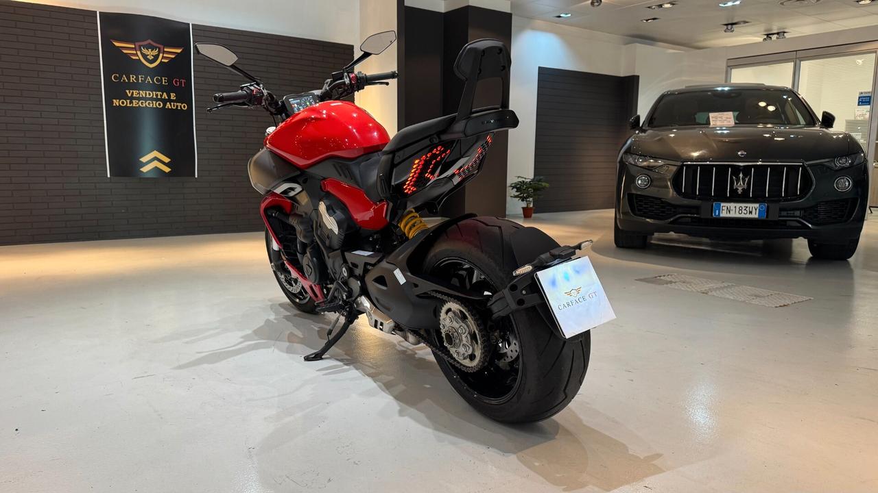 DUCATI DIAVEL V4 1.2B 168CV - 2024