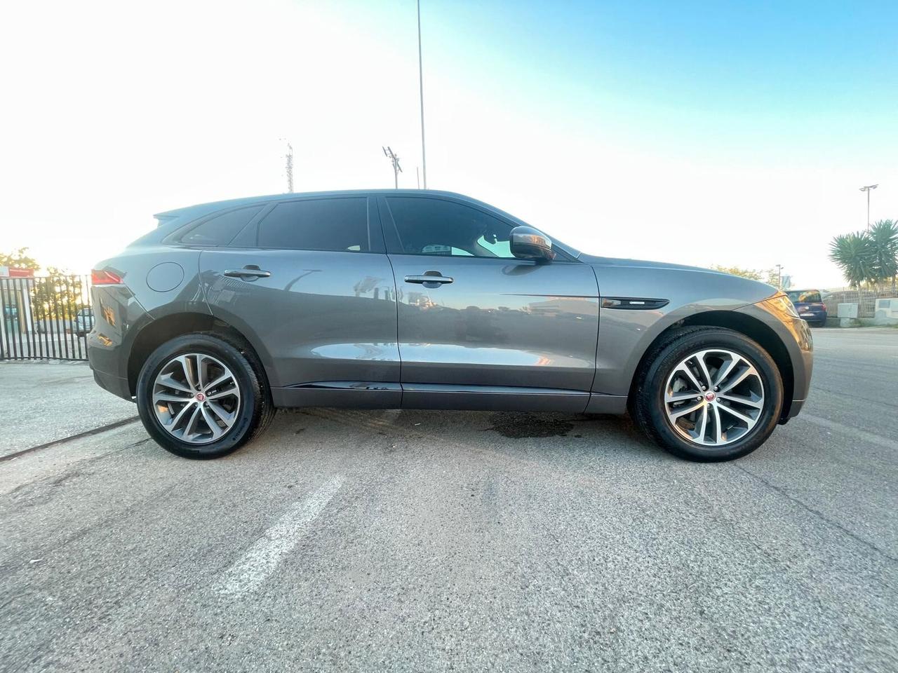 Jaguar F-Pace 2.0 D 180 CV AWD aut. R-Sport