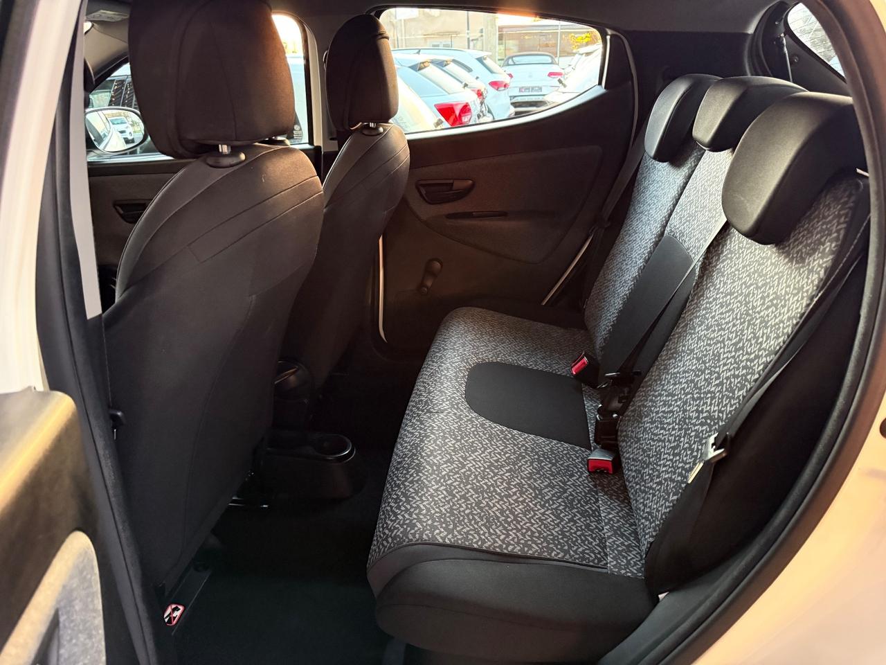 Lancia Ypsilon 1.0 FireFly 5 porte S&S Hybrid Ecochic A. Ferretti