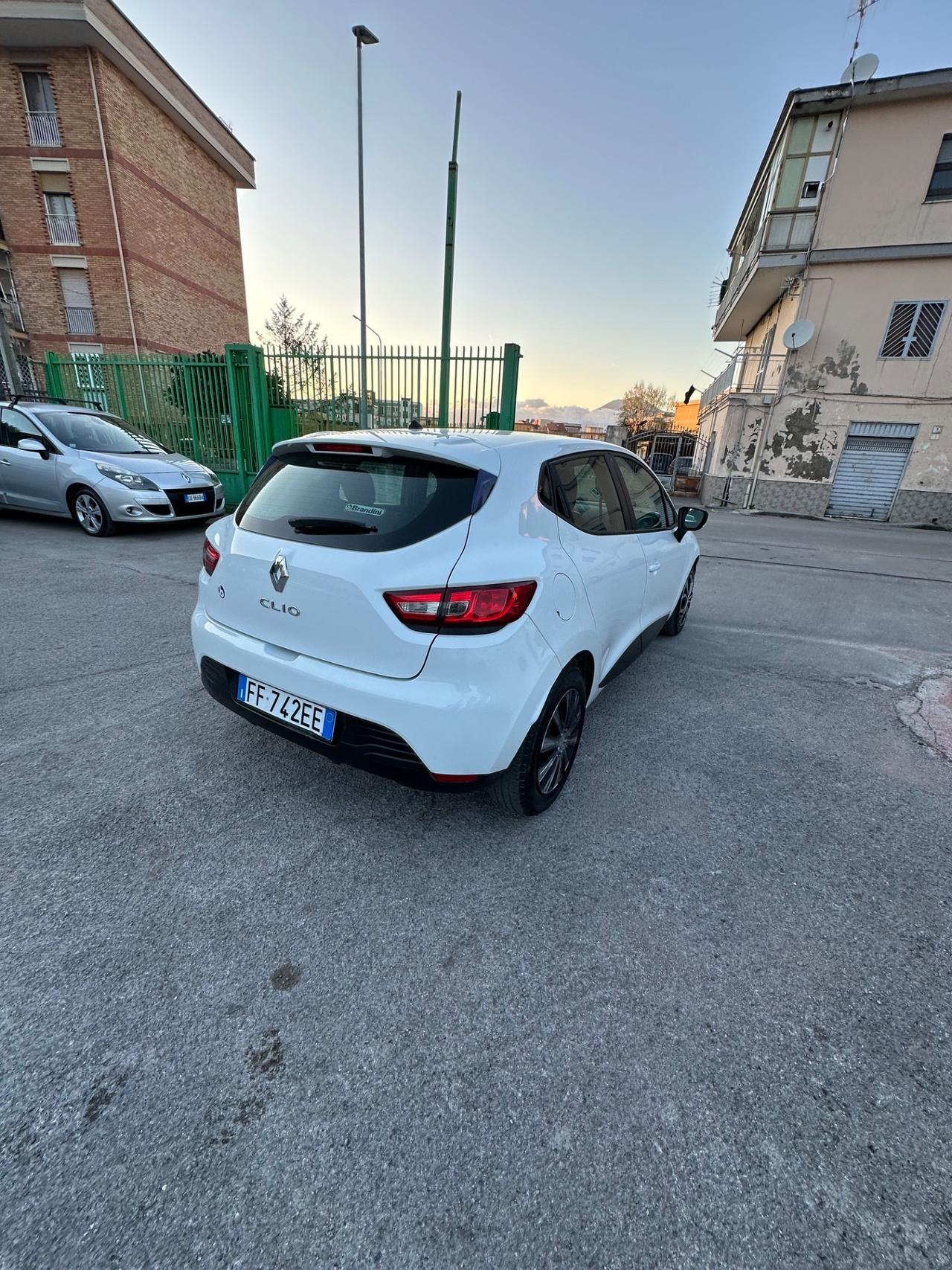 Renault Clio 1.2 75CV 5 porte Zen
