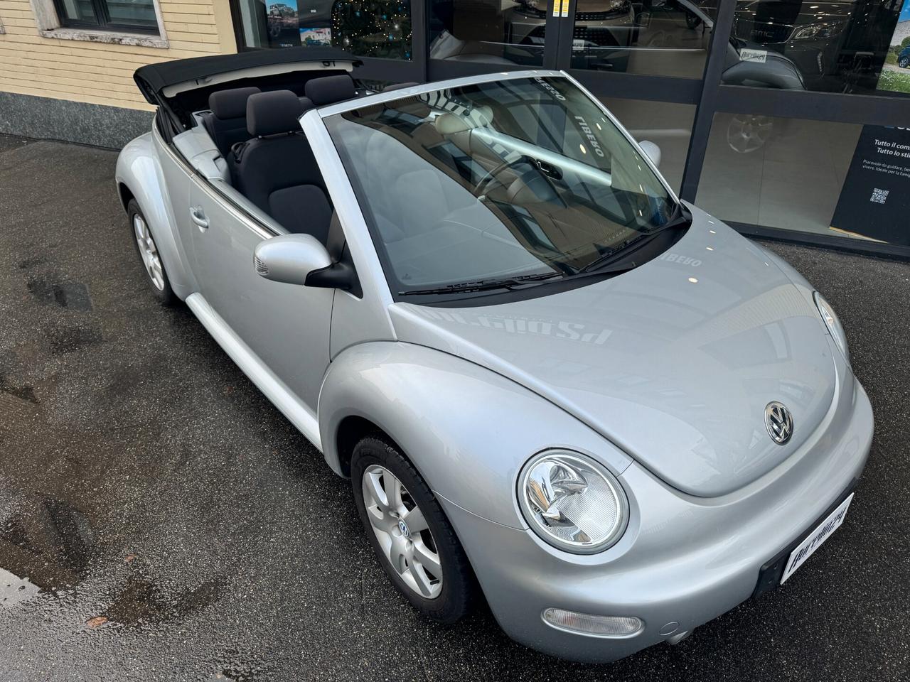 Volkswagen New Beetle 1.6 Cabrio