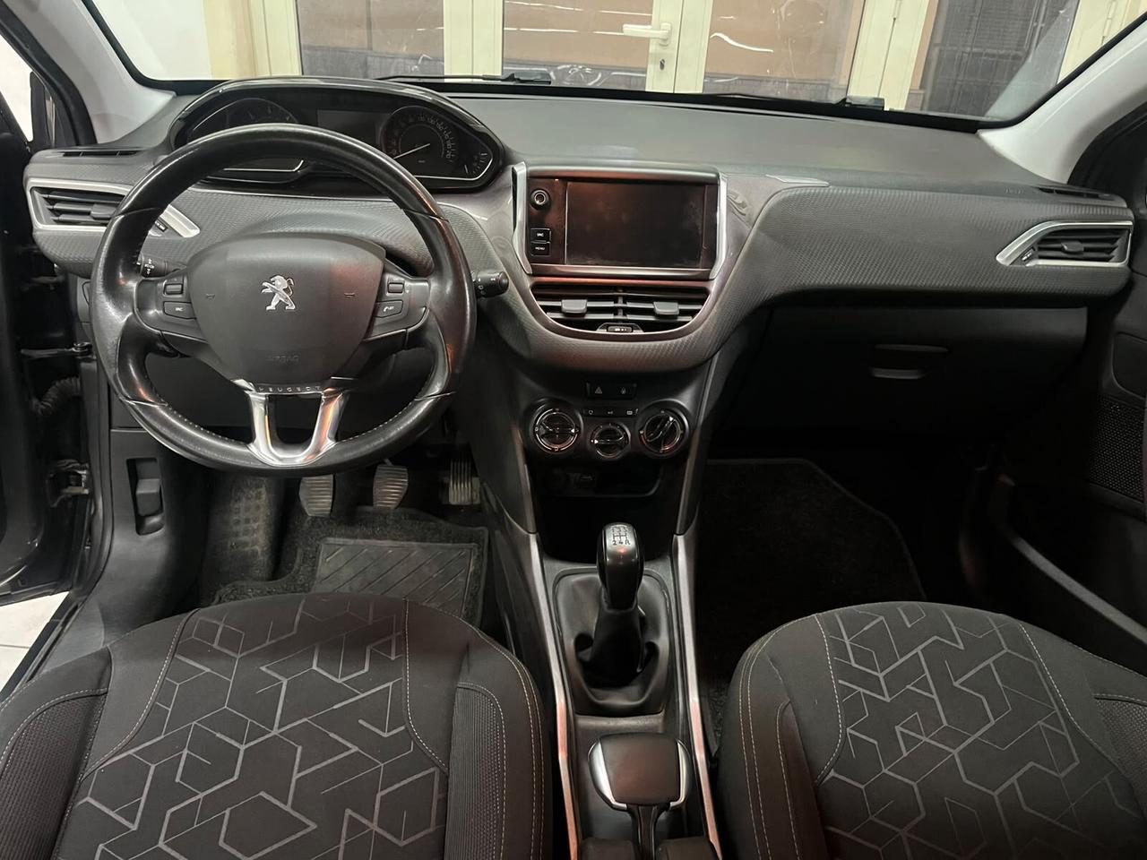 Peugeot 2008 1.6 e-HDi 92 CV *NEOPATENTATI*