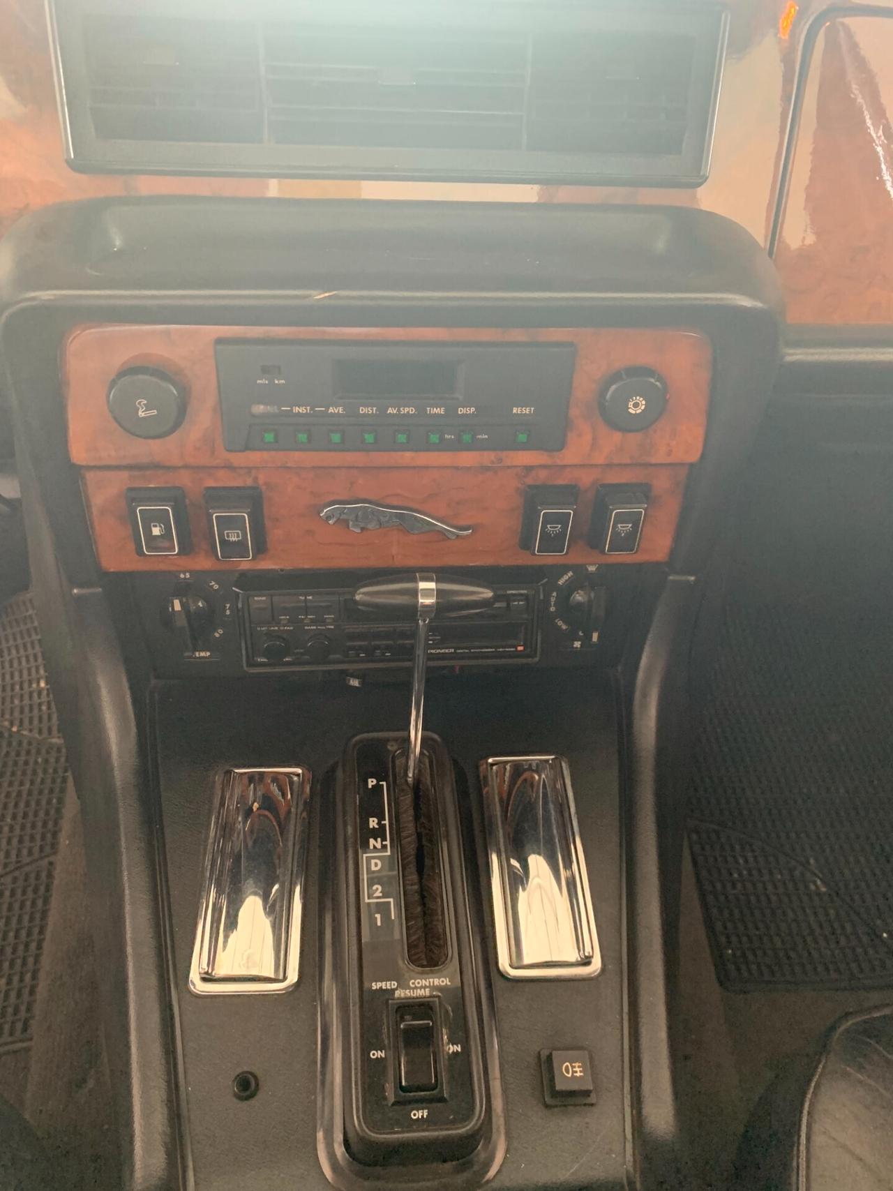 Jaguar XJ12 Sovereign HE 5.3 V12
