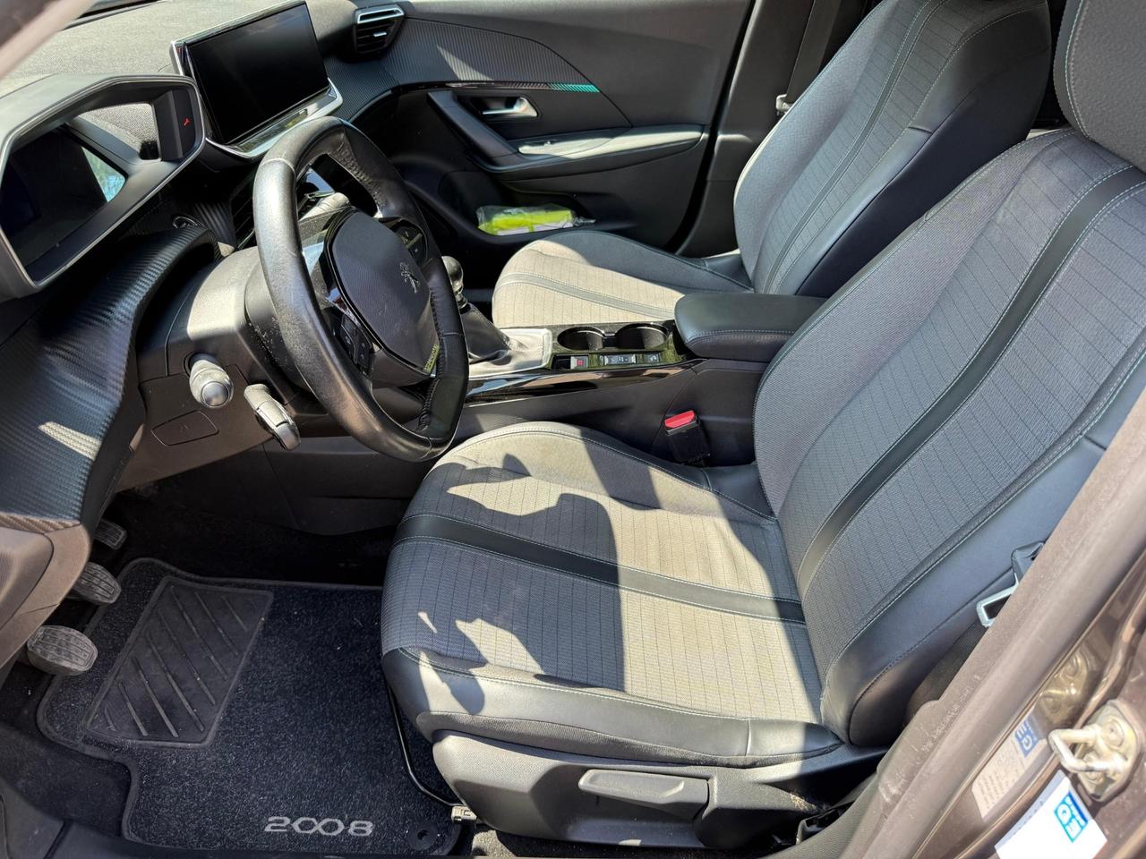 Peugeot 2008 PureTech 100 S&S Allure Pack
