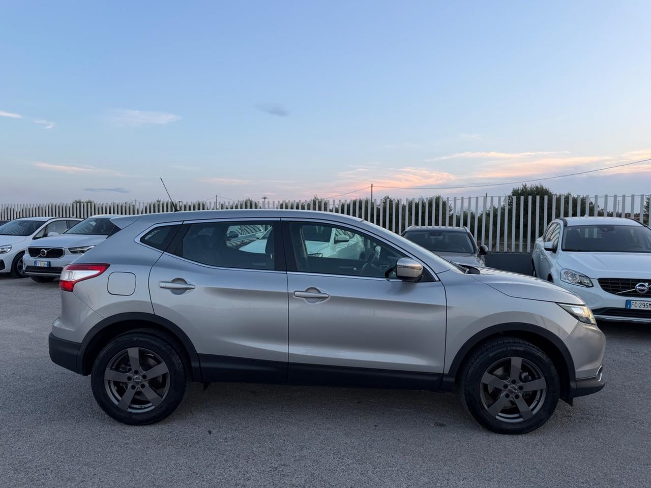 NISSAN QASHQAI 1.5 DCI 110 FUL LED NAVI RETRO MY15