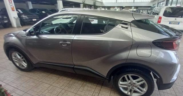 TOYOTA C-HR 1.8 Hybrid E-CVT Business
