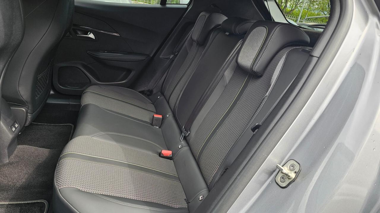Peugeot 2008 PureTech 130cv S&S EAT8 GT