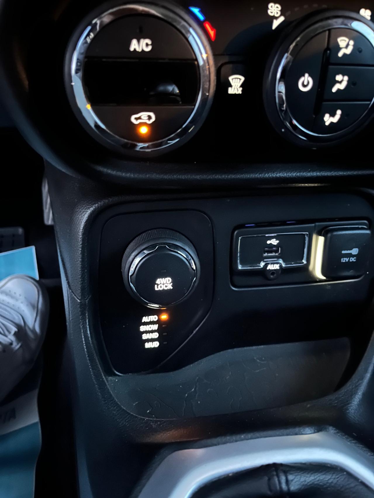 Jeep Renegade 2.0 Mjt 140CV 4WD fari uxeno navigatore