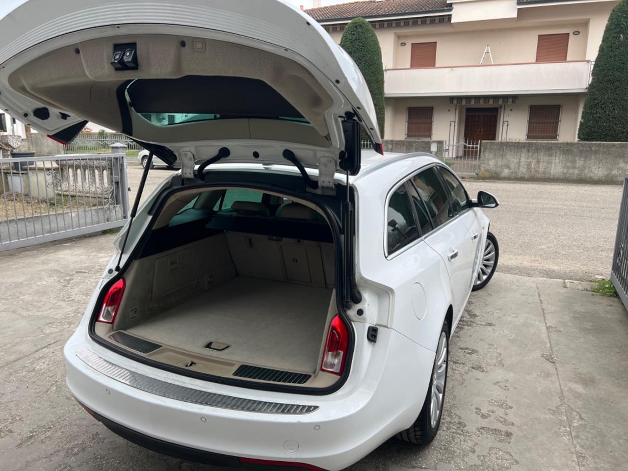 OPEL INSIGNIA AUTOMATICA DIESEL MODELLO SPORT FULL OPTIONAL