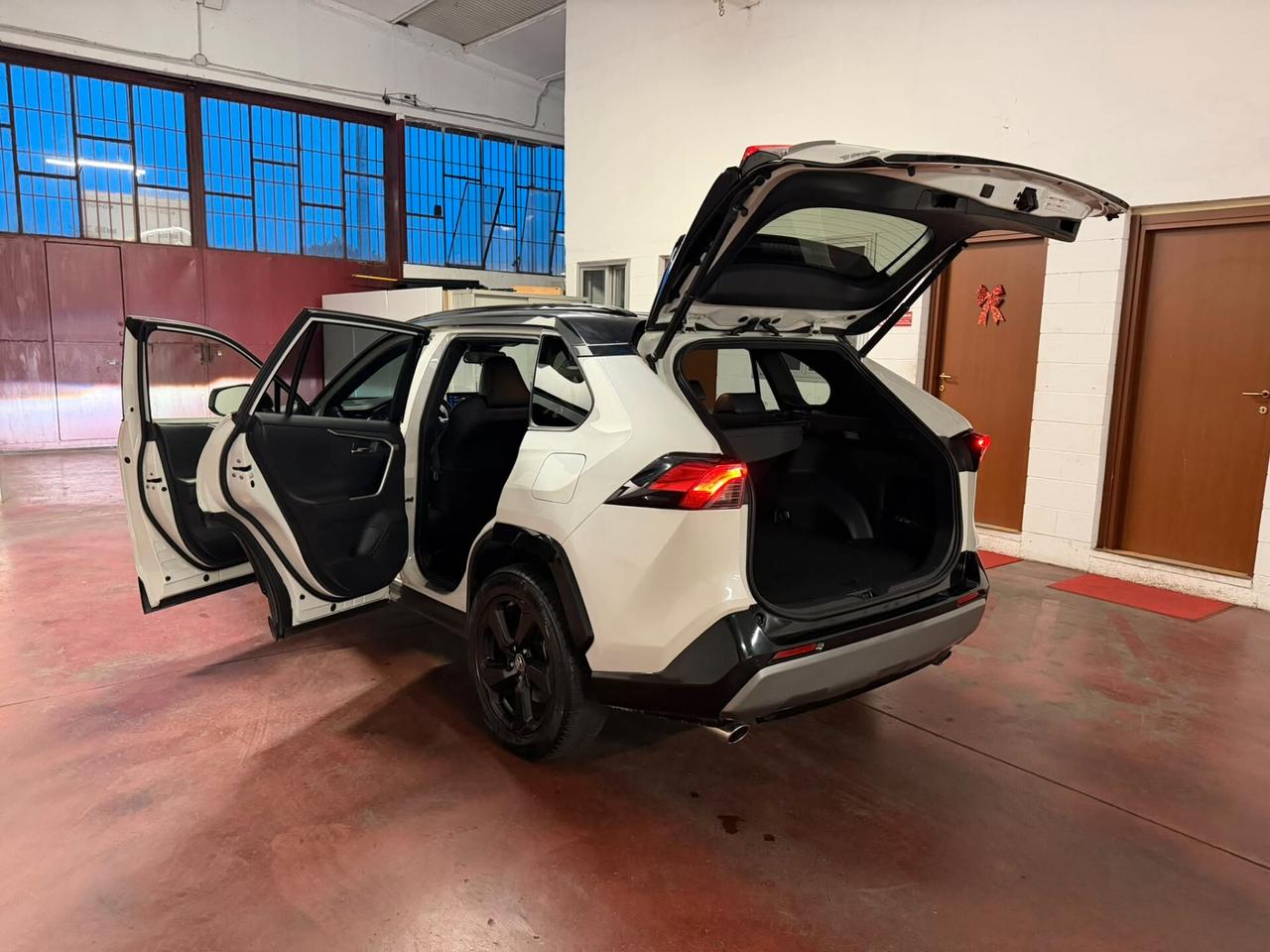 Toyota RAV 4 2.5 HV (222 CV) E-CVT AWD-I LOUNGE (163 KW)