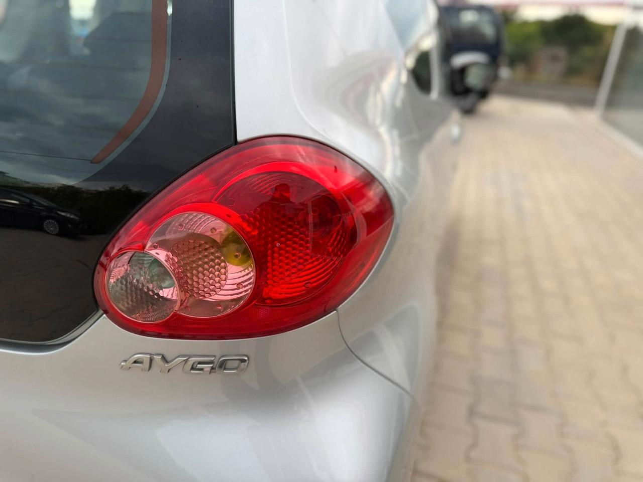 Toyota Aygo 1.0 3 porte Sol OK NEOPATENTATI